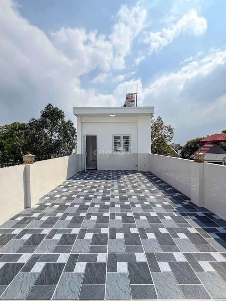 NHÀ 2 LẦU SÂN THƯỢNG - KDC HỒNG PHÁT 12