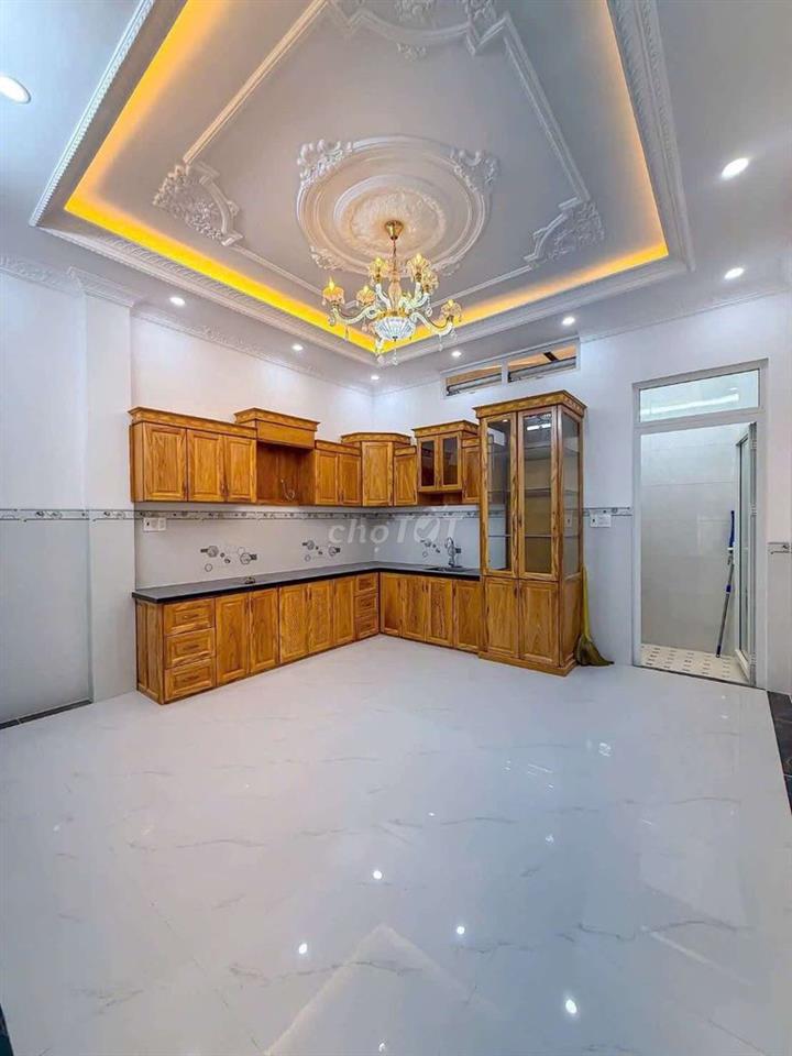NHÀ 2 LẦU SÂN THƯỢNG - KDC HỒNG PHÁT 12