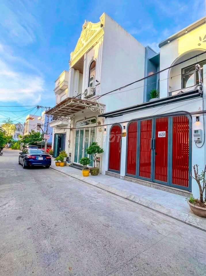 TRỆT LẦU RỘNG RÃI - GẦN NHI ĐỒNG và ĐẠI HỌC FPT