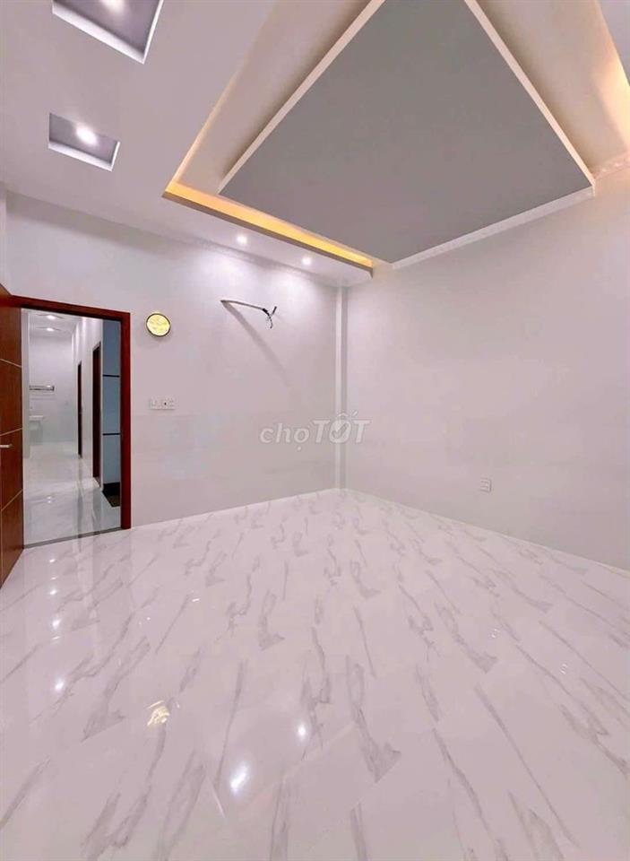 NHÀ RỘNG RÃI - MẶT TIỀN ĐƯỜNG LÊ VĂN SÔ
