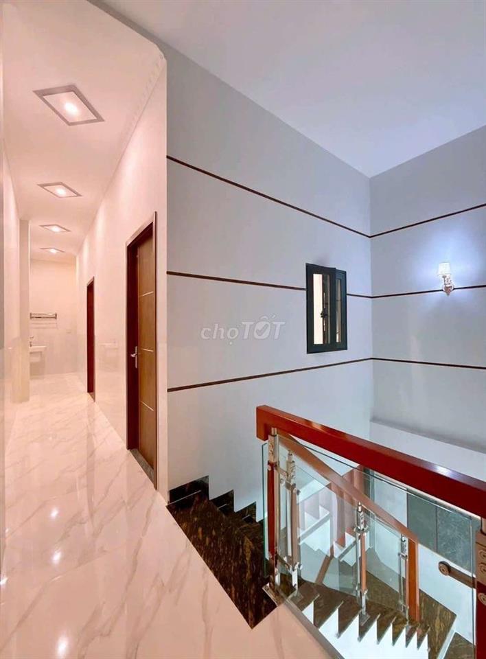 NHÀ RỘNG RÃI - MẶT TIỀN ĐƯỜNG LÊ VĂN SÔ