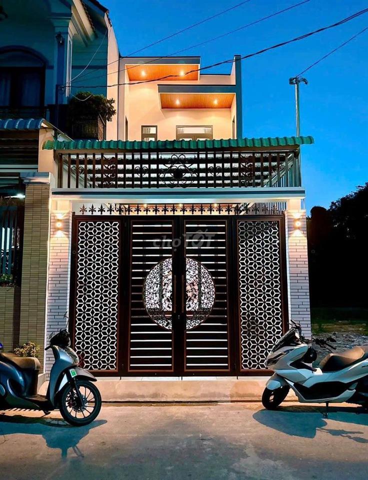 NHÀ RỘNG RÃI - MẶT TIỀN ĐƯỜNG LÊ VĂN SÔ