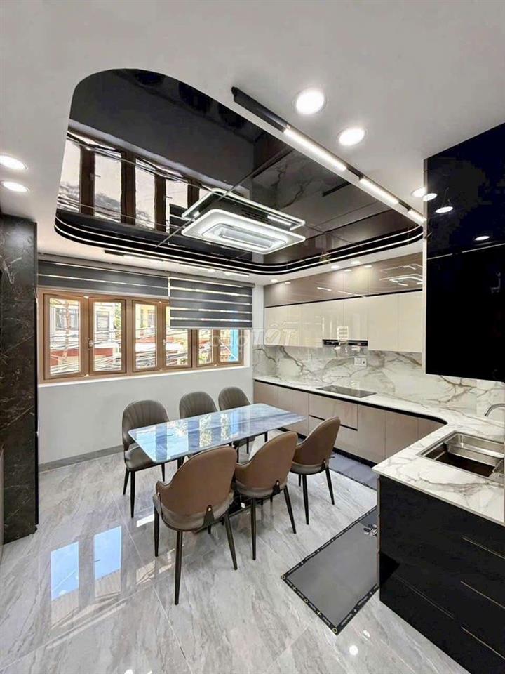 NHÀ TRỆT 3 LẦU - ĐƯỜNG NGUYỄN ĐỆ