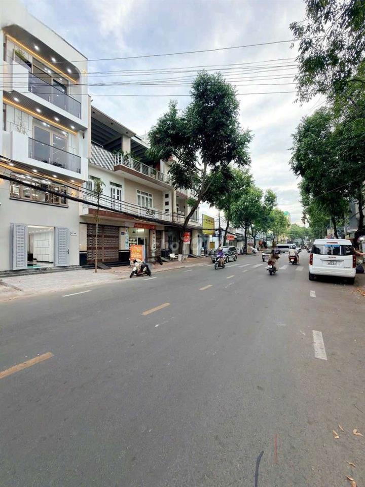 NHÀ TRỆT 3 LẦU - ĐƯỜNG NGUYỄN ĐỆ