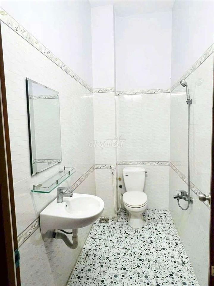 NHÀ 2 LẦU - HẺM 1 LÝ TỰ TRỌNG