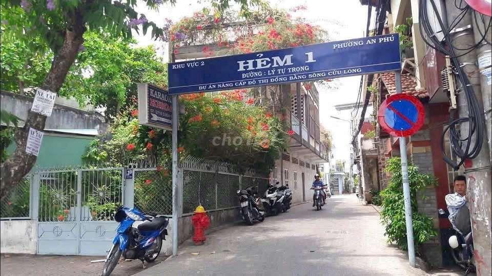 NHÀ 2 LẦU - HẺM 1 LÝ TỰ TRỌNG