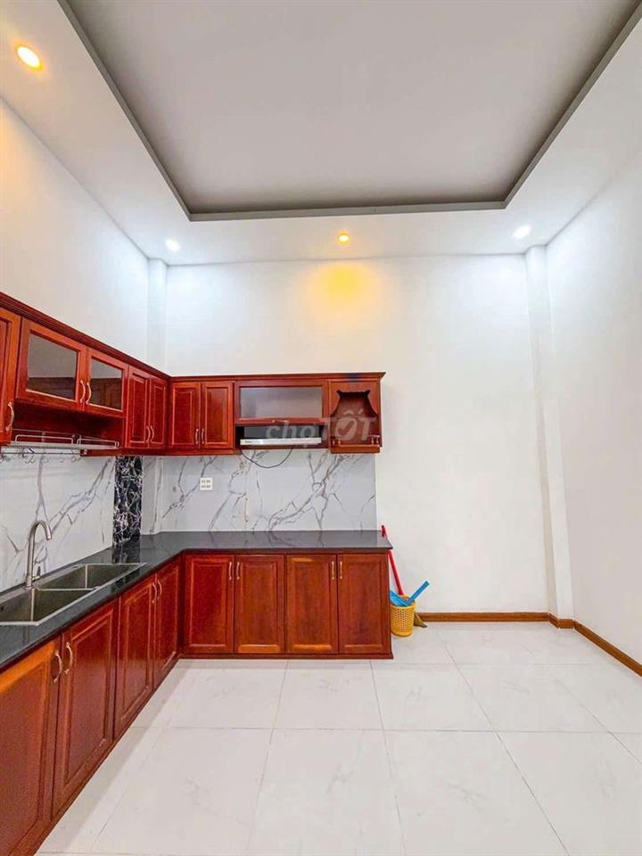 NHÀ 2 LẦU ĐẸP - KDC THỚI NHỰT 1