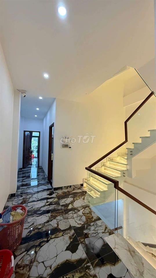 ĐƯỜNG B12 KDC HƯNG PHÚ 1 - NHÀ 2 LẦU SÂN THƯỢNG