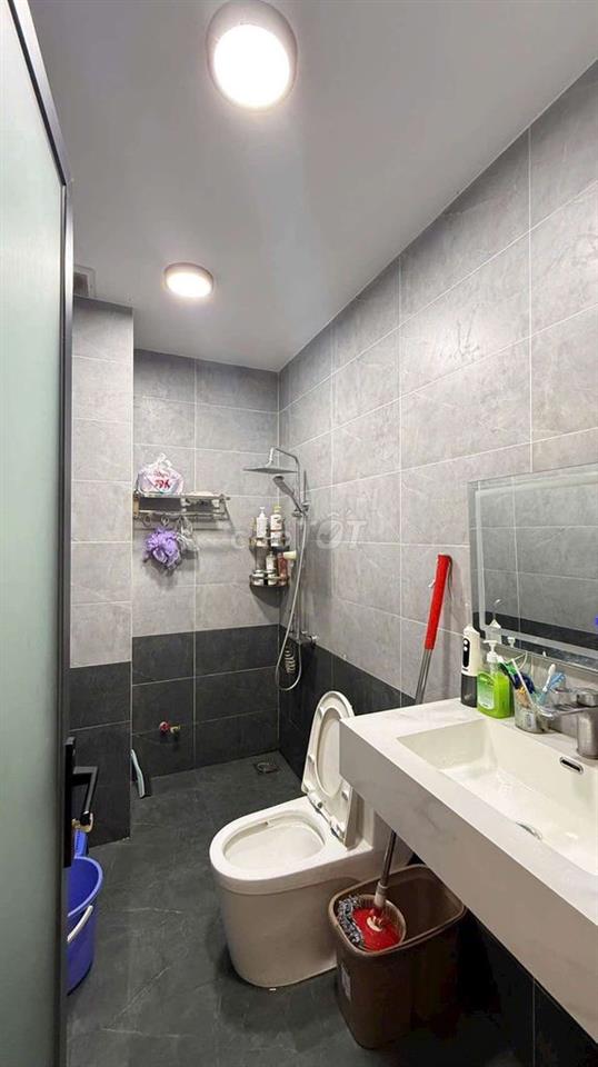 ĐƯỜNG B12 KDC HƯNG PHÚ 1 - NHÀ 2 LẦU SÂN THƯỢNG