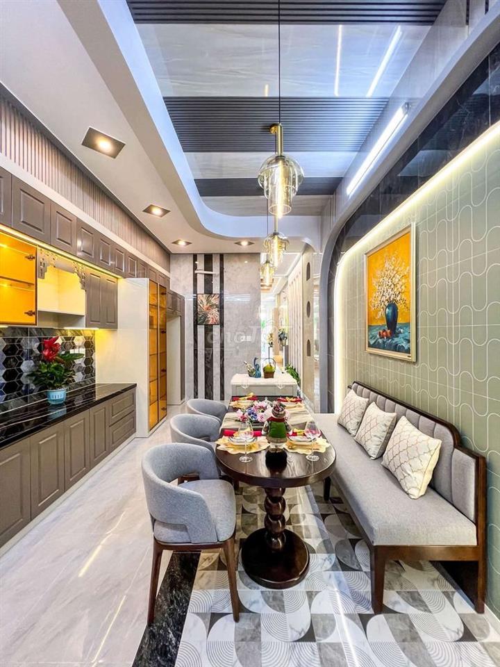 NHÀ CAO CẤP - VỊ TRÍ SÁNG ĐẸP
