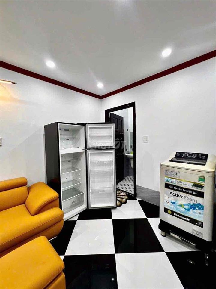 BAN NHA HEM 233 NGUYỄN VĂN CỪ
