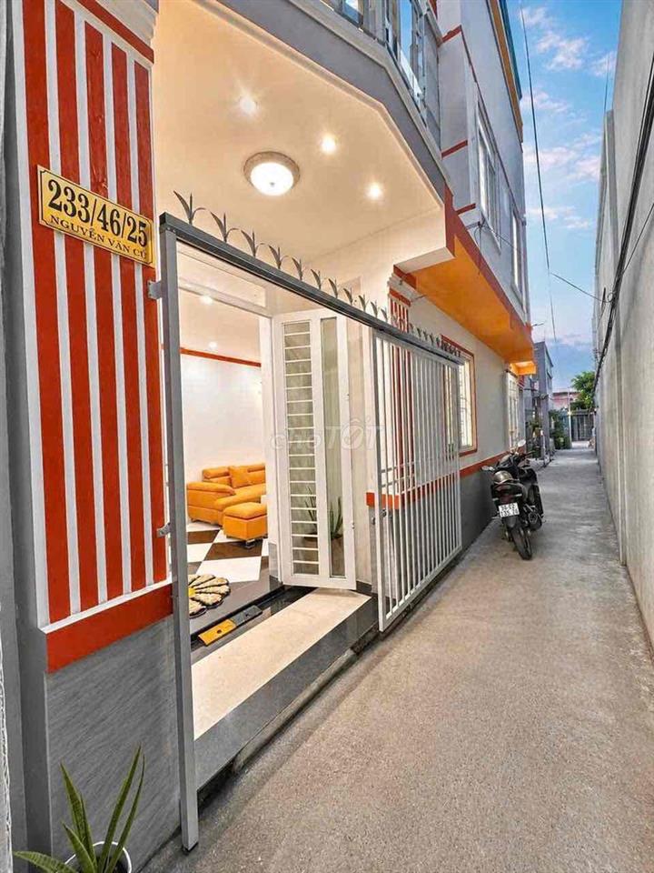 BAN NHA HEM 233 NGUYỄN VĂN CỪ