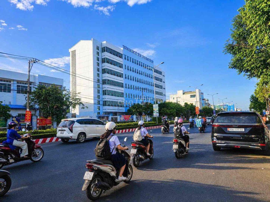 BAN NHA HEM 233 NGUYỄN VĂN CỪ