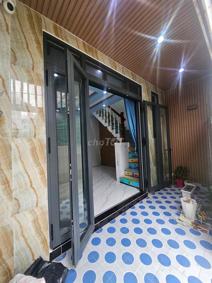 BAN NHÀ HEM 90 HÙNG VƯƠNG
