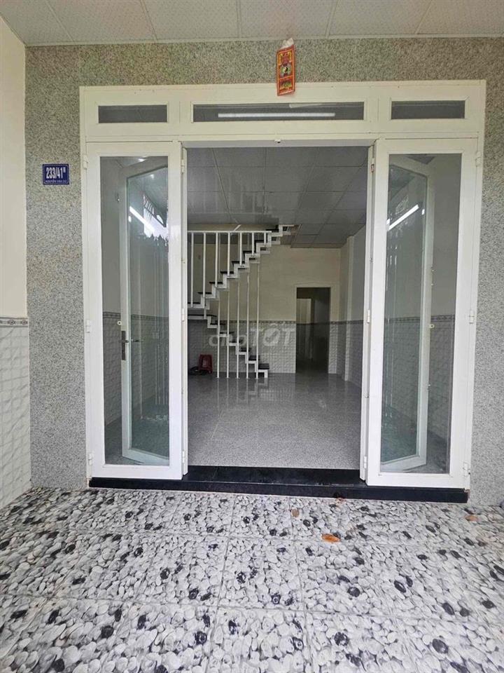BAN NHA HEM 233 NGUYỄN VĂN CÙ