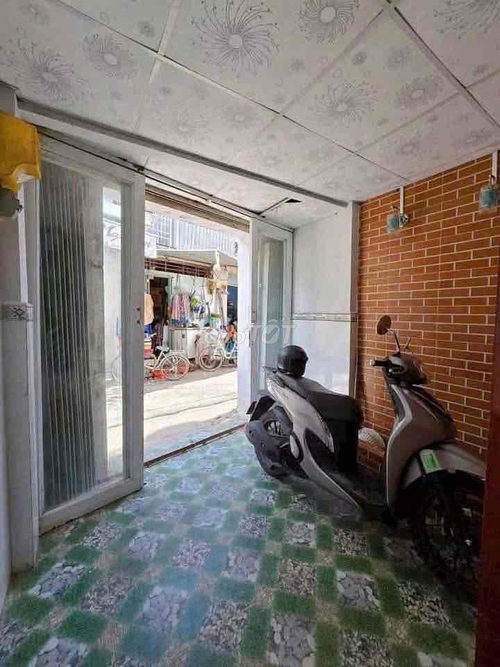 ban nha hem 4 bui huu nghĩa