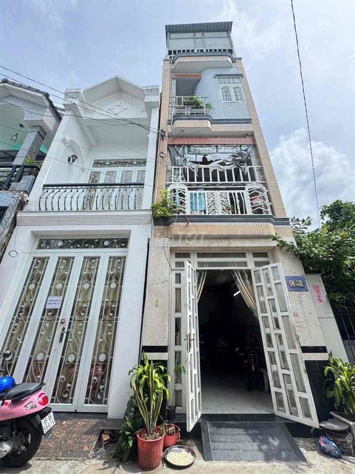 BAN NHA CHUC CHÍNH HEM 68 CÁCH MANG THÁNG TÁM