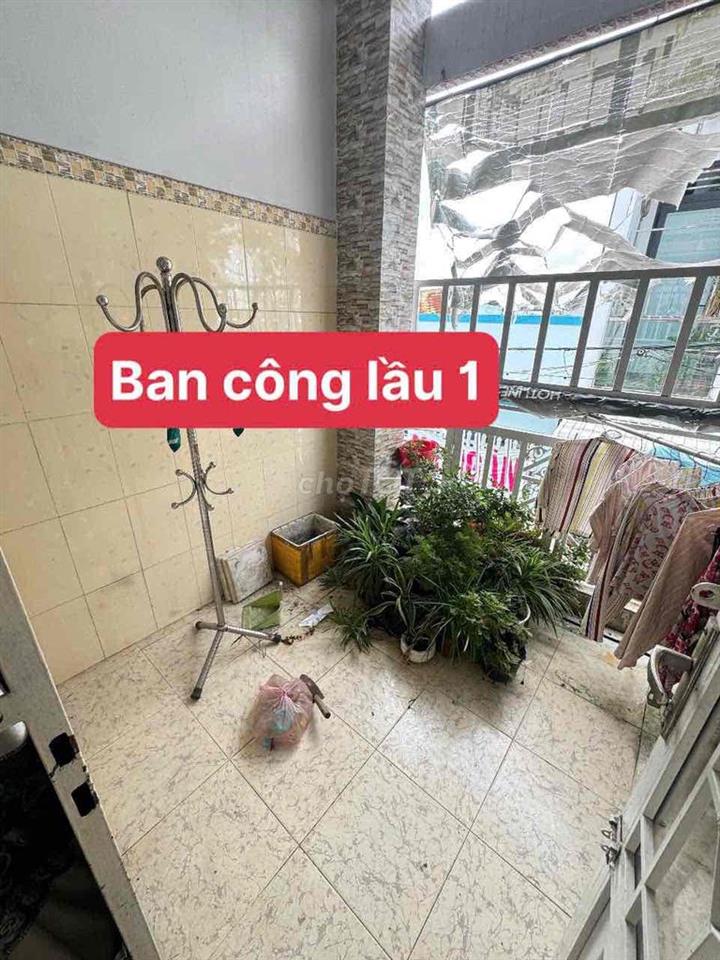 BAN NHA CHUC CHÍNH HEM 68 CÁCH MANG THÁNG TÁM