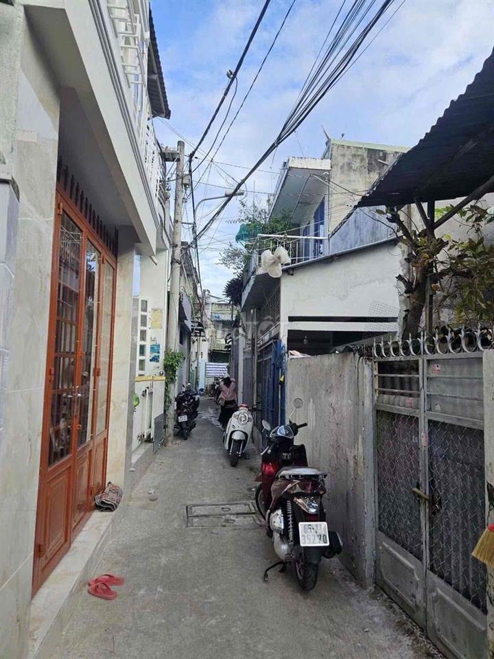 BÁN NỀN HEM MỘT MẬU THAN