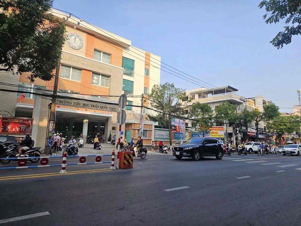 BÁN NỀN HEM MỘT MẬU THAN