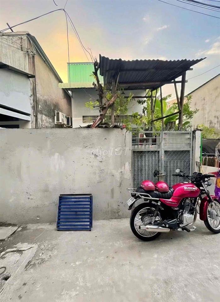 BÁN NỀN HEM MỘT MẬU THAN