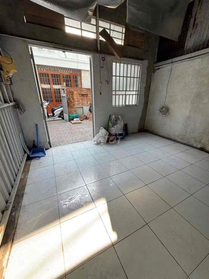 BÁN NỀN HEM MỘT MẬU THAN