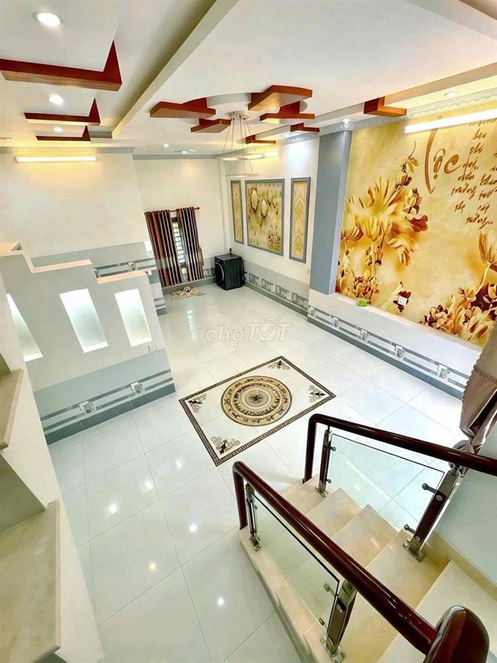BAN NHA HEM 112 HOANG QUỐC VIỆT