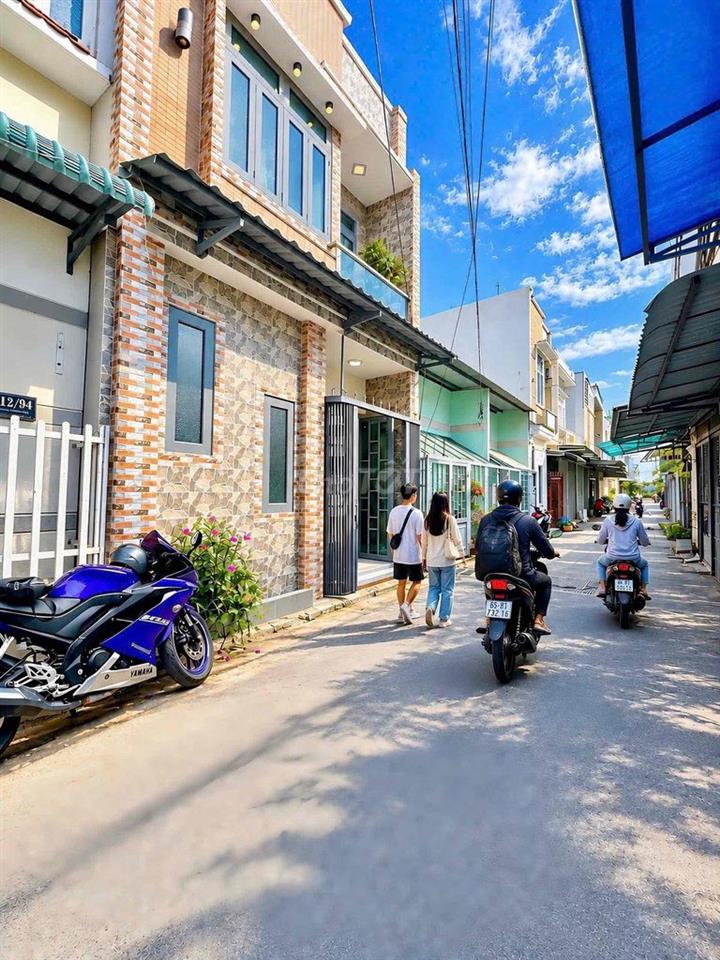 BAN NHA HEM 112 HOANG QUỐC VIỆT