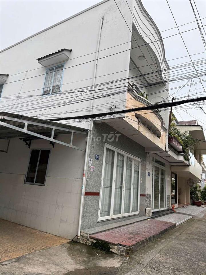 BÁN GẤP NHÀ 1 TRỆT 1 LẦU - DT 5x12M - SÀN 120M2 - CÓ SÂN ĐẬU Ô TÔ 