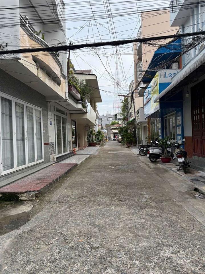 BÁN GẤP NHÀ 1 TRỆT 1 LẦU - DT 5x12M - SÀN 120M2 - CÓ SÂN ĐẬU Ô TÔ 