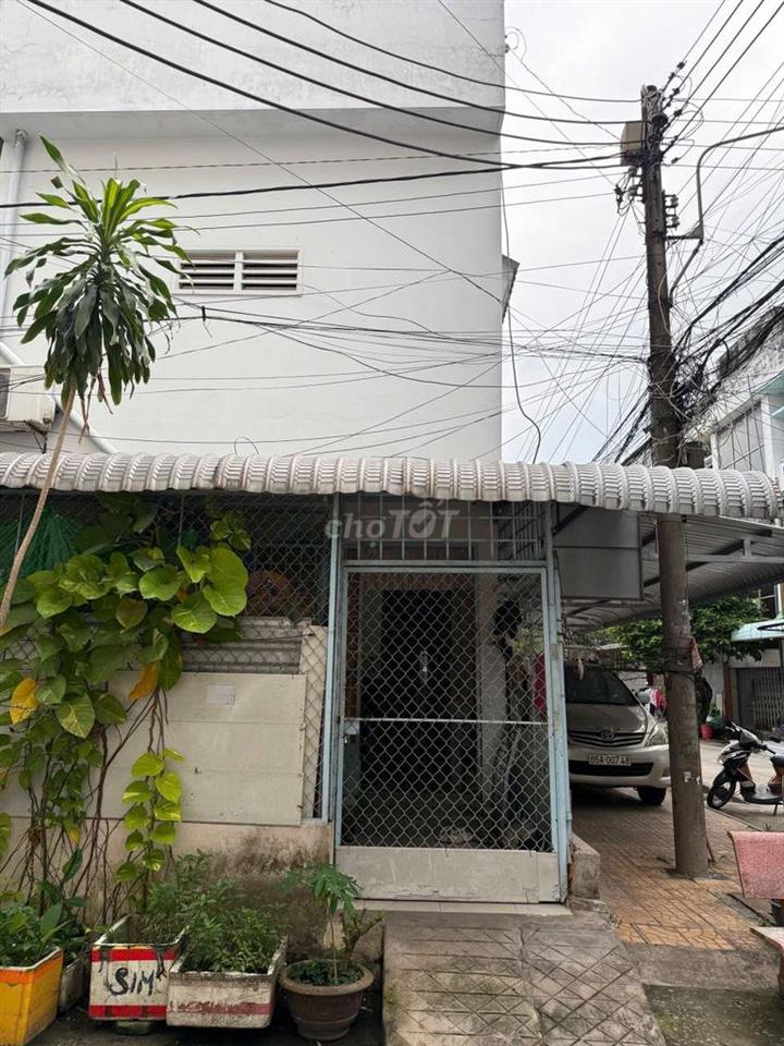 BÁN GẤP NHÀ 1 TRỆT 1 LẦU - DT 5x12M - SÀN 120M2 - CÓ SÂN ĐẬU Ô TÔ 