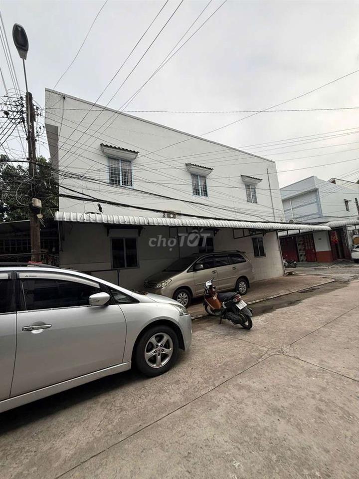 BÁN GẤP NHÀ 1 TRỆT 1 LẦU - DT 5x12M - SÀN 120M2 - CÓ SÂN ĐẬU Ô TÔ 