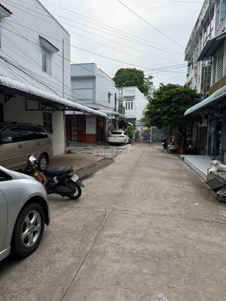 BÁN GẤP NHÀ 1 TRỆT 1 LẦU - DT 5x12M - SÀN 120M2 - CÓ SÂN ĐẬU Ô TÔ 