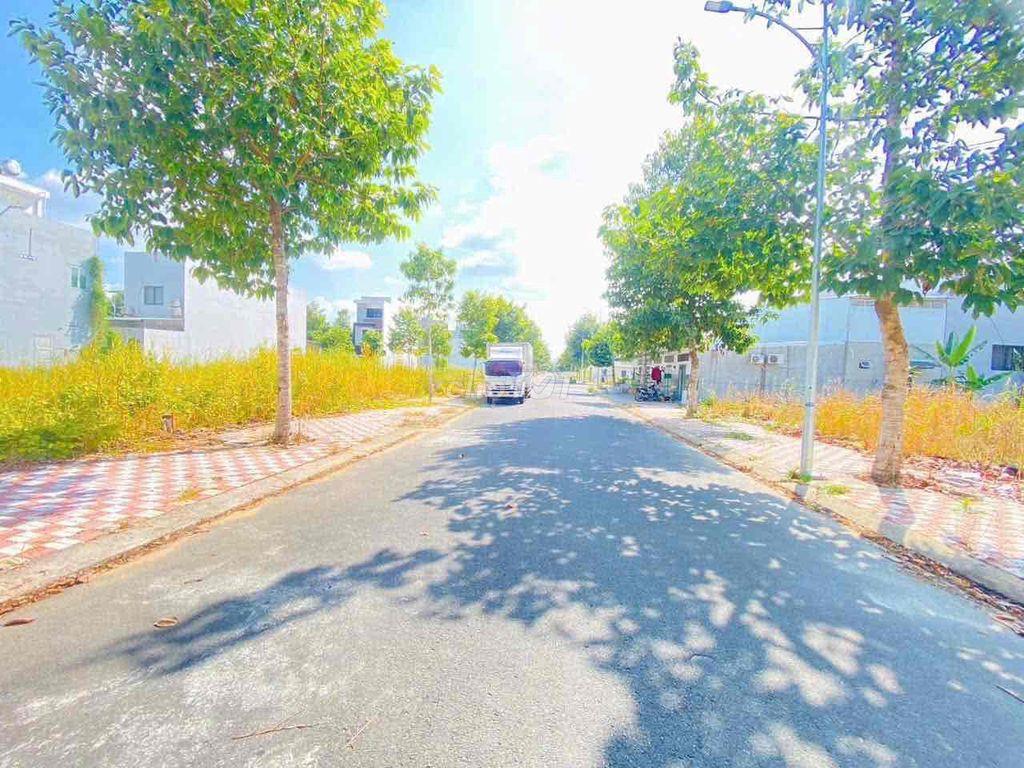 NỀN ĐẸP ĐẦU ĐƯỜNG SỐ 11 KHU HỒNG LOAN 5C.
