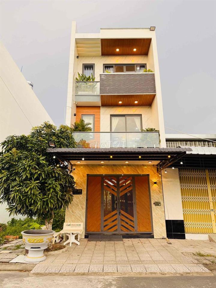 Nhà 1 trệt 2 lầu Hồng Loan hướng Đông Nam tài lộc