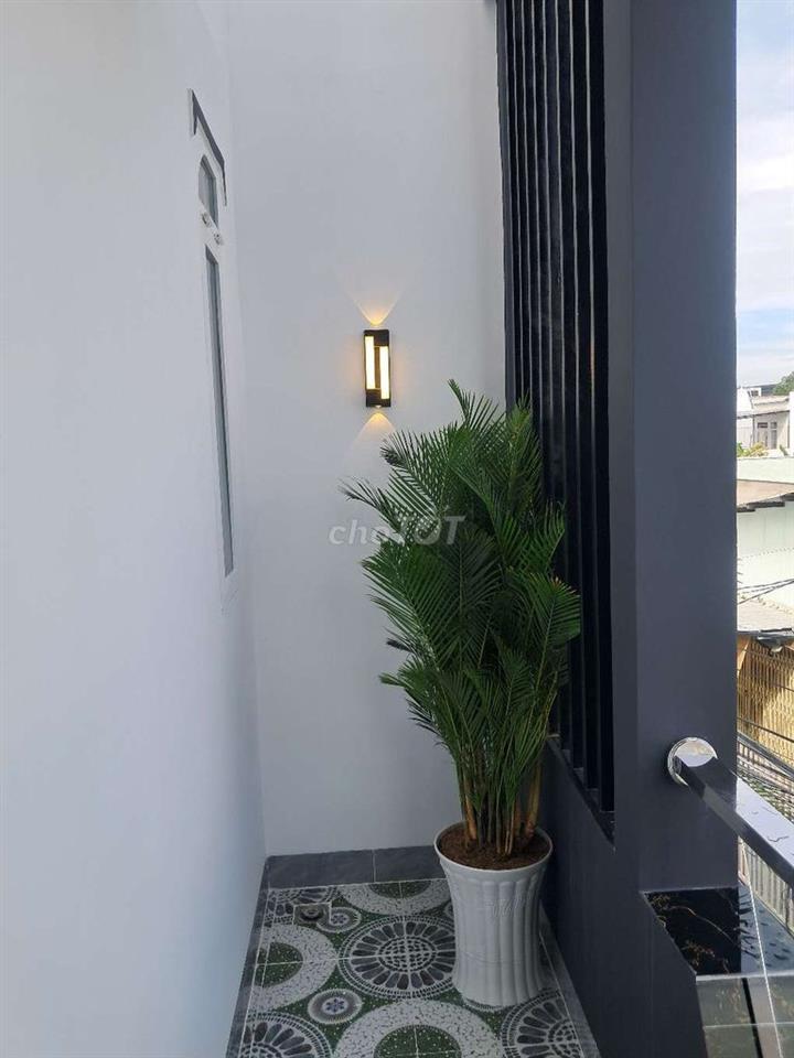 Bán nhà mới xây