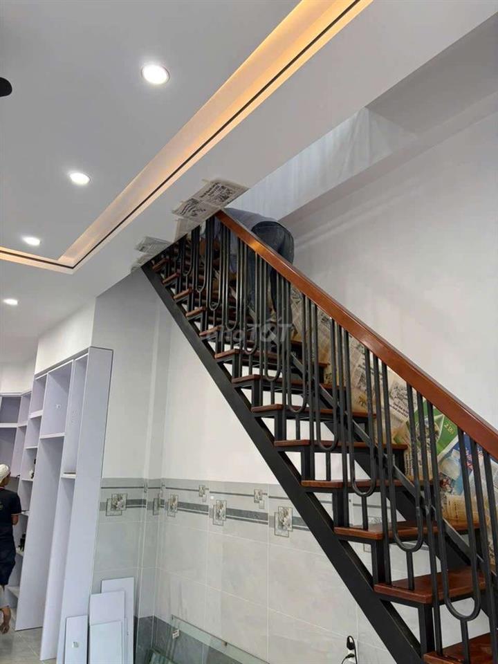 Bán nhà mới 100%