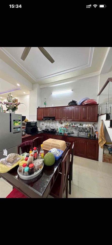 Nhà mặt tiền bờ kè, công viên