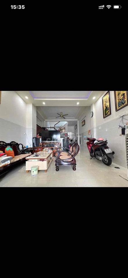 Nhà mặt tiền bờ kè, công viên