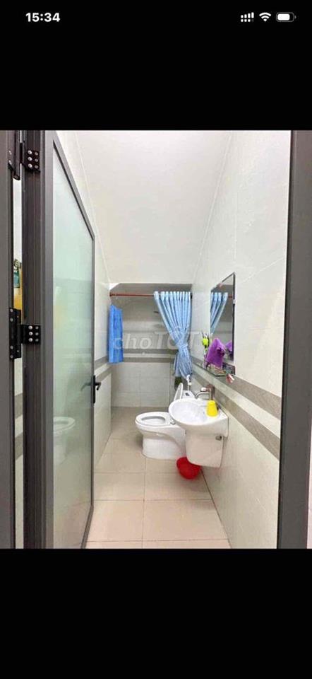 Nhà mặt tiền bờ kè, công viên