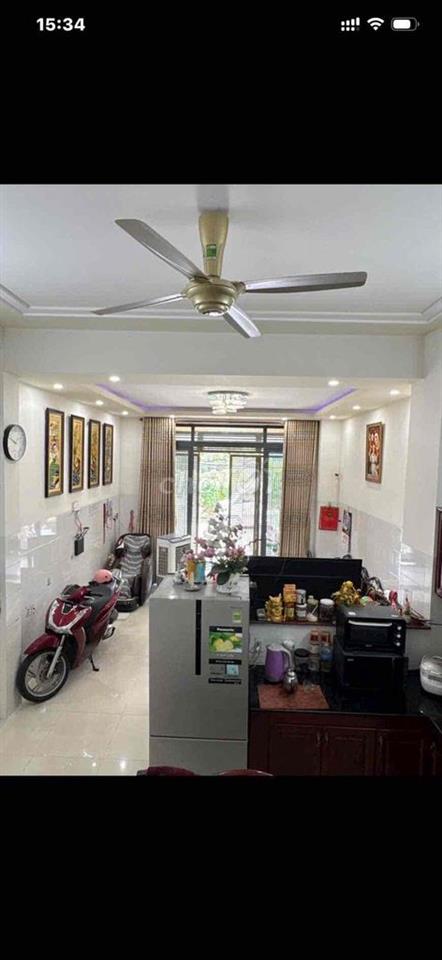 Nhà mặt tiền bờ kè, công viên