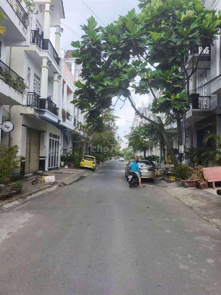 NHÀ RỘNG - KDC HƯNG PHÚ 1
