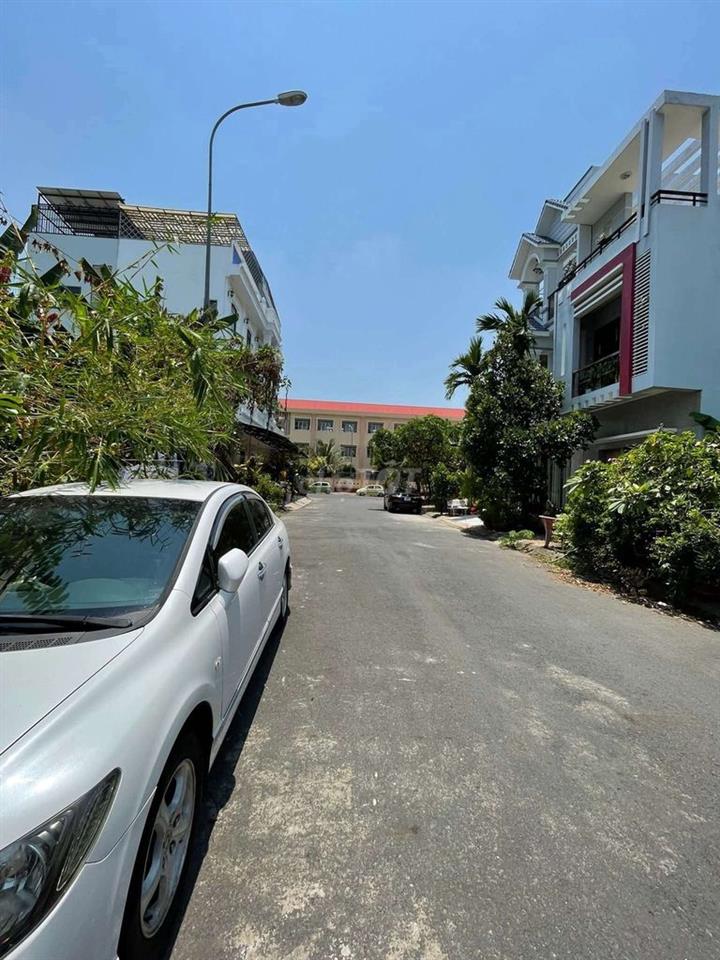 NHÀ RỘNG - KDC HƯNG PHÚ 1