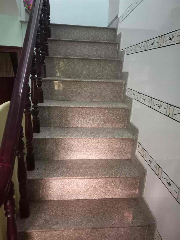 Bán nhà 2 mặt tiền trước - sau đ Nguyễn Văn Cừ (Rau má Người yêu cũ)