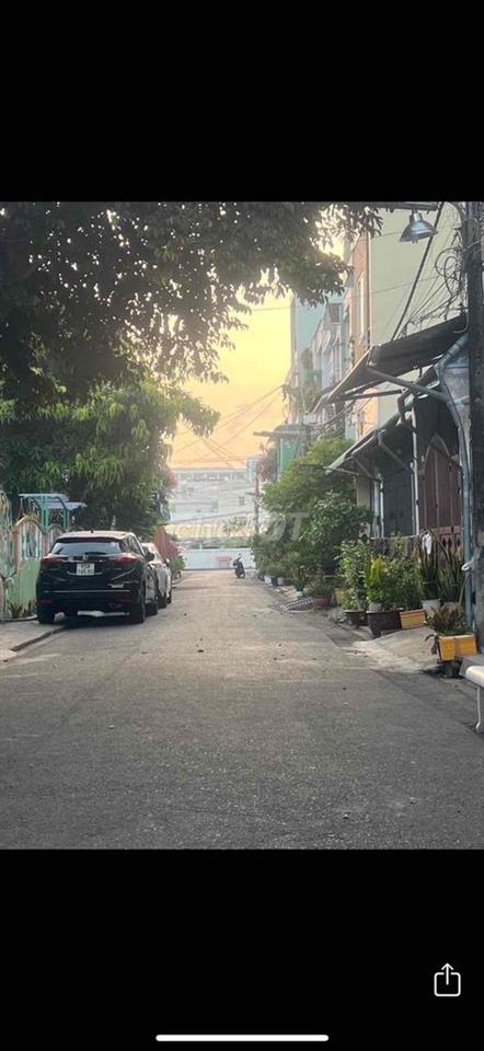 Bán nhà 2 mặt tiền trước - sau đ Nguyễn Văn Cừ (Rau má Người yêu cũ)