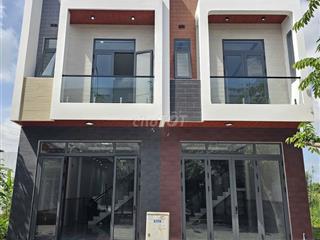 B.án nhà 1 trệt + 1 lầu đường C4 KDC Phú An, phường Hưng Phú, Cần Thơ