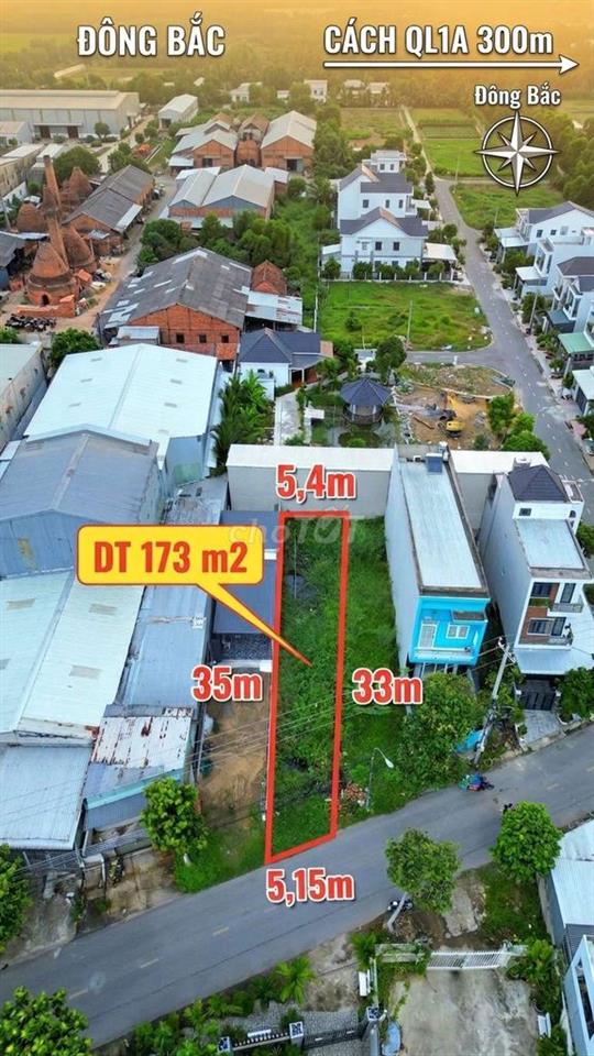 NỀN GIÁ RẺ CÁI RĂNG ĐƯỜNG NGUYỄN THỊ TRÂM