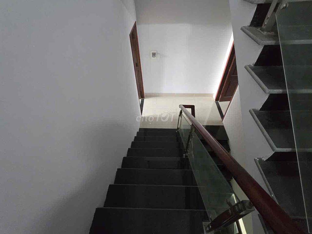 CẦN TIỀN BÁN GẤP