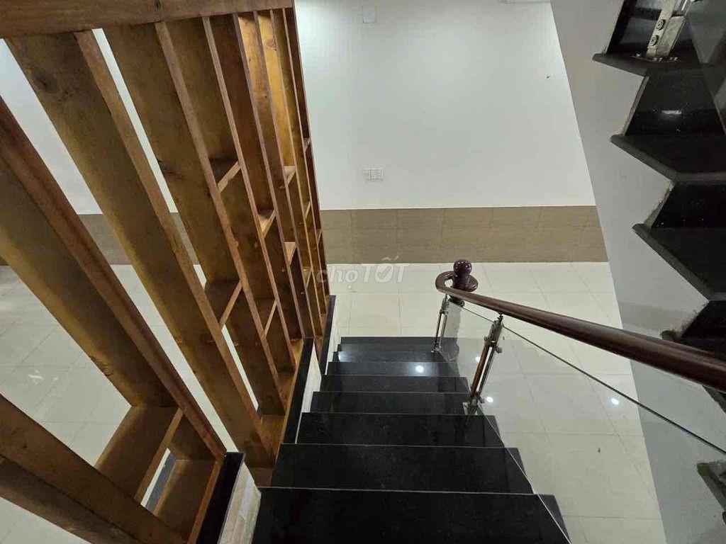 CẦN TIỀN BÁN GẤP