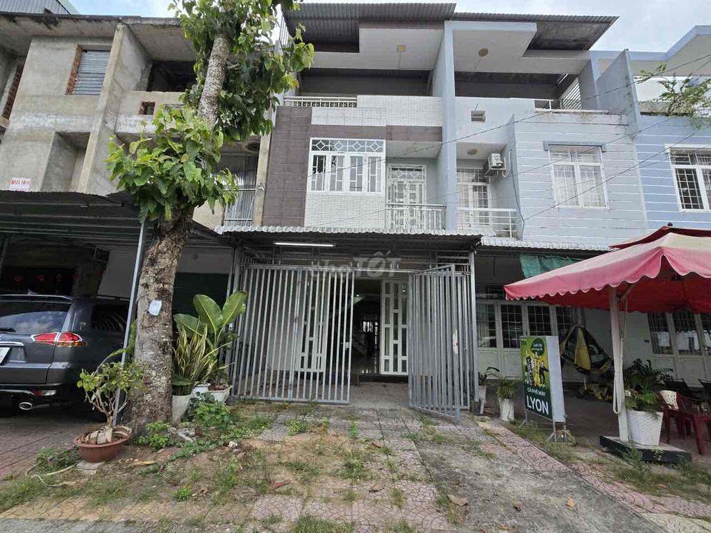 CẦN TIỀN BÁN GẤP